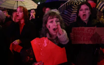 Хиляди протестираха в Полша срещу строгите ограничения върху правото на аборт