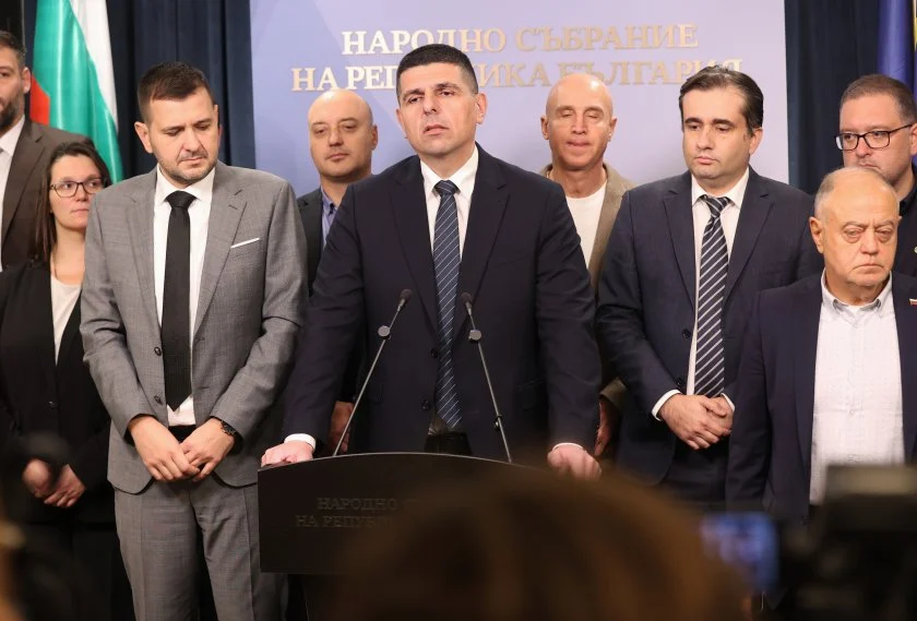 „Демократична България“: Нужни са две оставки – на началника на НСО и на председателя на парламента
