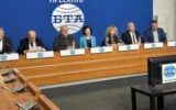 Учени се обявиха срещу един учебник по история