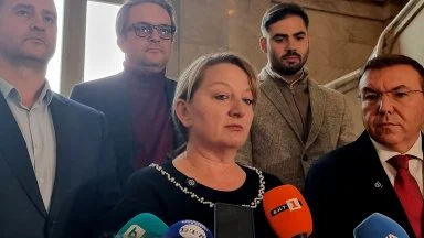 „Няма значение колко си високо, ако не виждаш паднал човек“: ГЕРБ иска оставката на Доцова