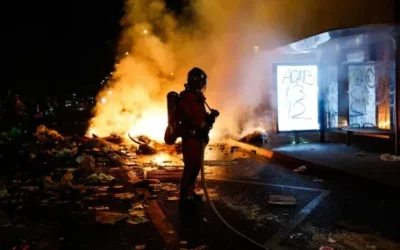 Франция на нокти: Макрон обвини крайната левица