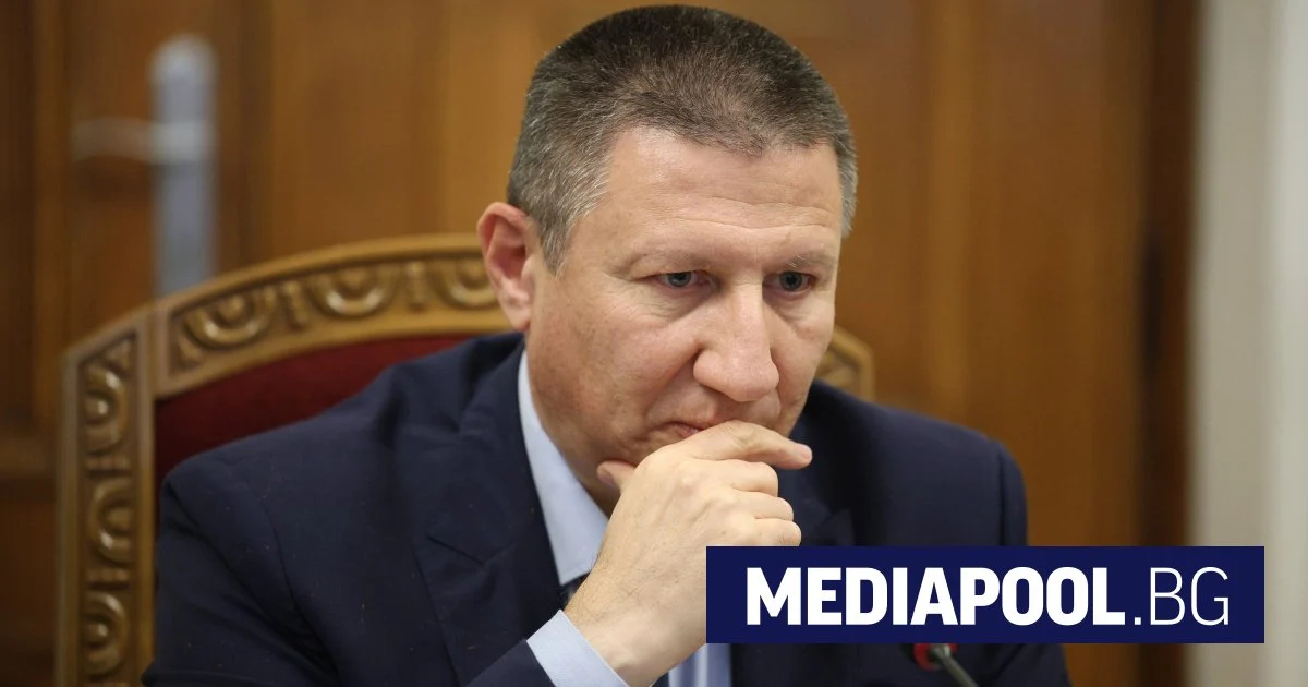 Купуване на влияние? Стотици прокурори са получили пари от Сарафов