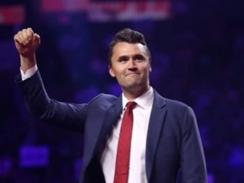 Семейството на Чарли Кърк настоява процесът срещу убиеца му да започне още догодина