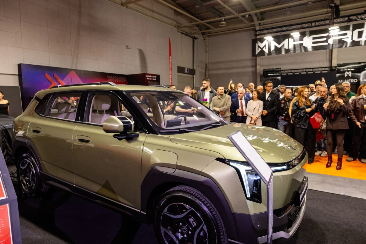 Премиера на Asia Motor Show: Чайна Мотор представи още два нови модела на DONGFENG