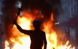 Затварят Лувъра и емблематични туристически атракции заради опасения от насилствени протести на 24 октомври