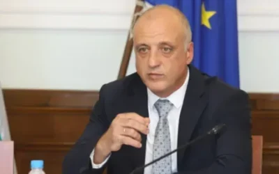 Емил Тонев подаде оставка. Колко политици биха направили същото?