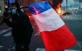 „Жълтите жилетки“ готвят нови протести във Франция