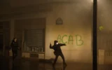 Франция отново избухна: над 400 000 души на протест, сблъсъци в Париж