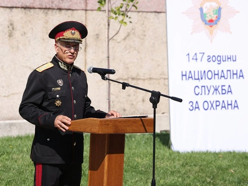 Изборните въртележки правят ген. Емил Тонев шампион по брой пазени държавници