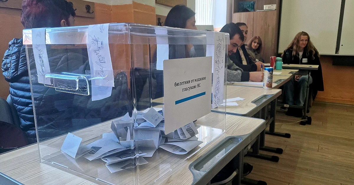 Всички секции отвориха, три минаха на хартия