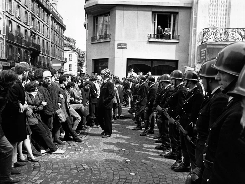 По какво Париж 1968 прилича на Париж 2026 и по какво – не
