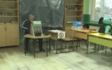 Изборни неволи в Малорад: Машина „хвана паяжини“, избирател изтегли половин метър бюлетина