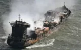 Товарен кораб се носи без управление в Северно море, петима са ранени