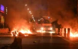Над 1300 задържани и десетки ранени полицаи след новата вълна от протести във Франция
