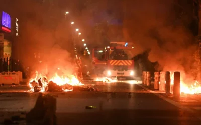 Над 1300 задържани и десетки ранени полицаи след новата вълна от протести във Франция