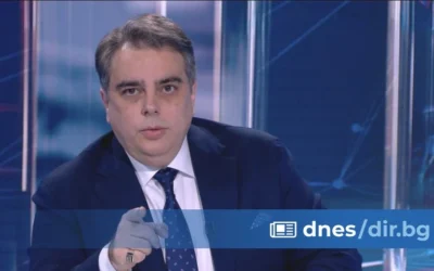 Асен Василев: 900 000 избиратели дадоха червен картон на Румен Радев