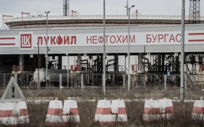 Играта на Тръмп и Путин за „Лукойл“: Ако купим руски петрол, ще ни съдят в САЩ