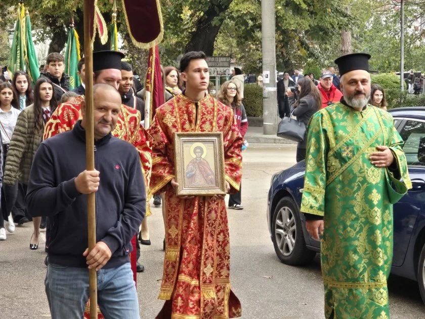 Видин отбеляза духовния си празник – Димитровден с литийно шествие