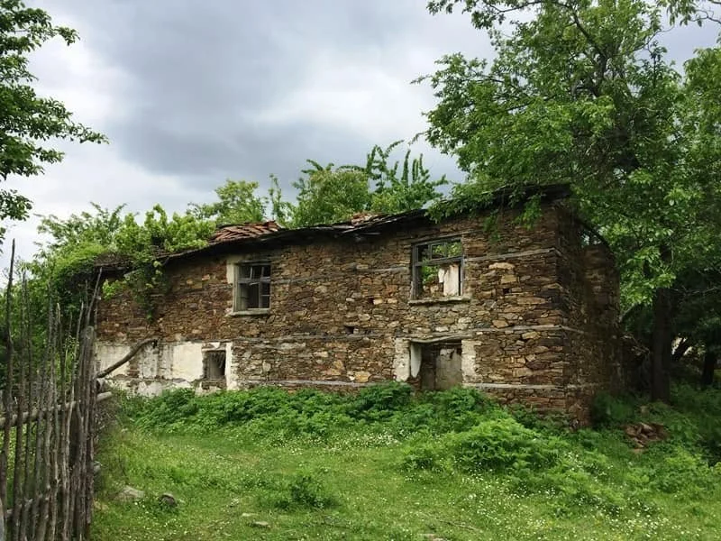 Село крие мистични легенди в Родопите! Никой не продава старите къщи