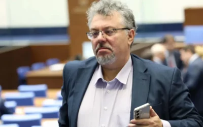 Манол Пейков: 9-годишната восъчна маска на „умерен политик“ на Радев се стопи!