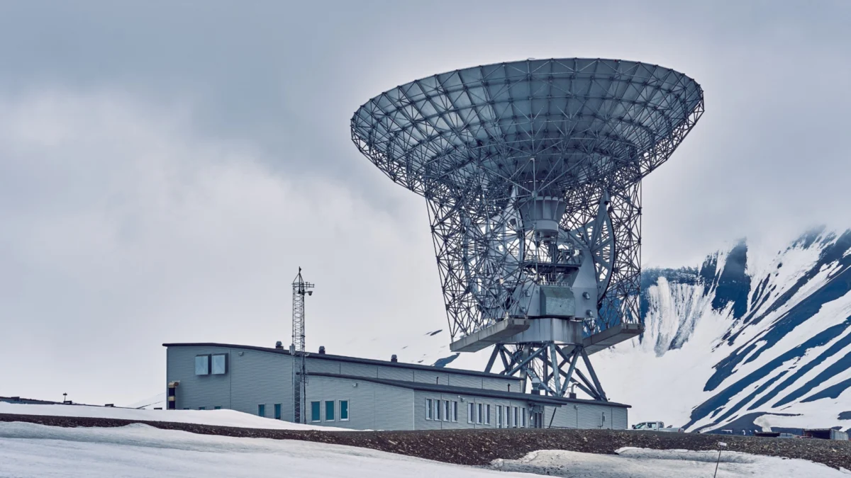 Подпалилите антени на Starlink край София са арестувани, но в Германия: руските служби наели турски мафиоти?