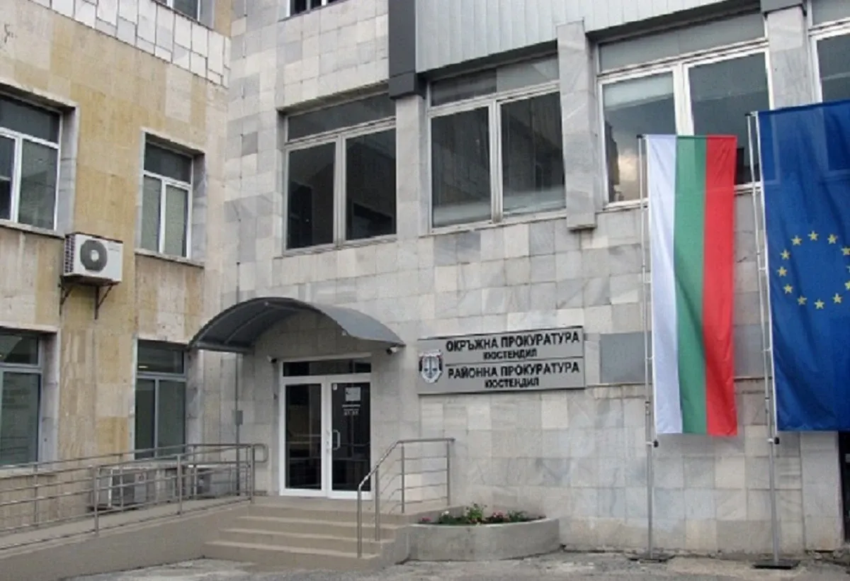Трима обвиняеми след нападение над полицаи в Кочериново
