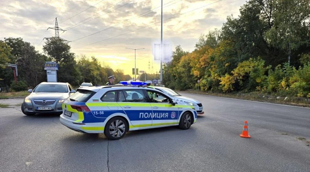 Оставиха в ареста 20-годишен шофьор, обвинен за катастрофа с четири жертви край Плевен