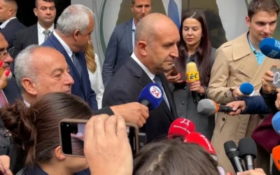 „Опитът на правителството да назидава медиите е опасен“: АЕЖ отговори на пресцентъра на Радев