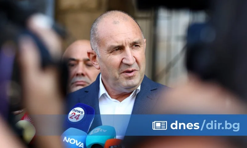 Румен Радев: Водим тежки преговори за бюджета с ЕК, искаме да запазим социалната програма