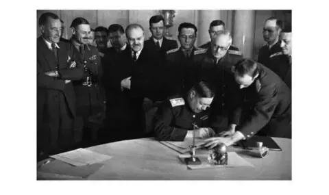 28 октомври 1944 г. България подписва примирие с Антихитлеристката коалиция