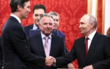FT: САЩ обсъждат руски споразумения с американски компании в рамките на преговорите за Украйна