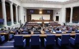 Провал на извънредното заседание, парламентът не събра кворум