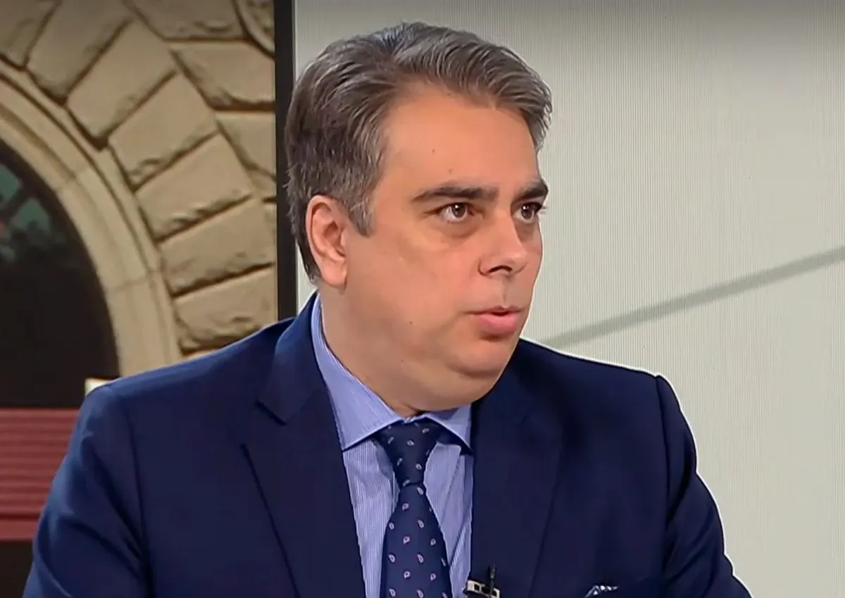 Асен Василев: Бюджетът залага обедняване на българите