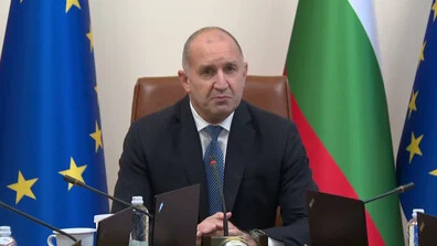 Цените на тока и парното няма да се повишават през отоплителния сезон, съобщи премиерът