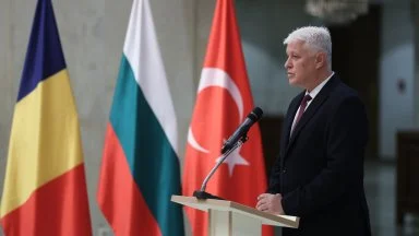 Димитър Стоянов събра колегите си от Анкара и Букурещ в София: Рисковете нарастват с всеки ден