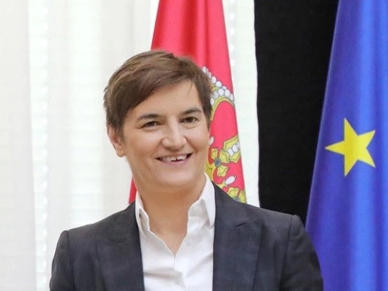 Ана Бърнабич, която покори трите върха на властта в Сърбия, не иска да бъде определяна само като гей политик