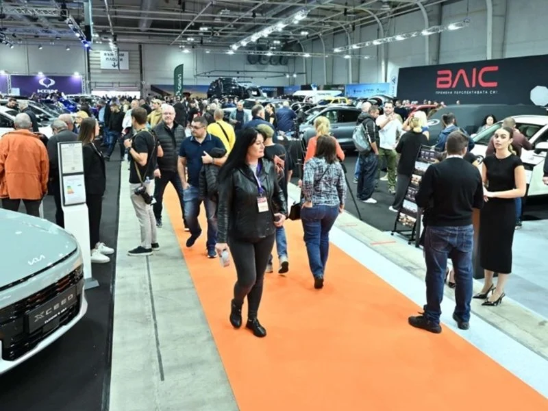 Зам.министърът на икономиката откри Първото международно изложение за азиатски автомобили в София
