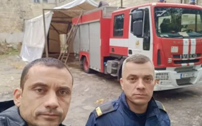 Сигнал от Варна: Пожарният автомобил на к.к. „Златни пясъци“ няма гараж, пазят го под навес от подръчни материали