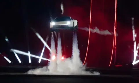Пет секунди във въздуха и 6 часа зареждане за Tesla Roadster