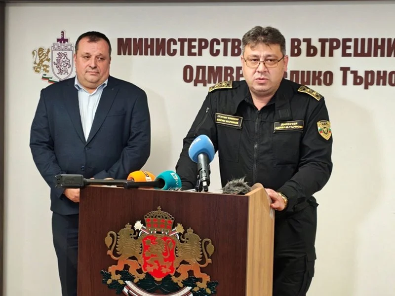 Шофьорите счупили страничните стъкла и спасили 36 пътници, преди рейсът да пламне като факла край Масларево