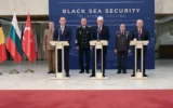 Турция няма да отвори проливите си за военни кораби, докато продължава войната в Украйна