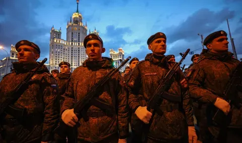 Русия набира по 1800 чужденци месечно за армията си, твърди украинското разузнаване