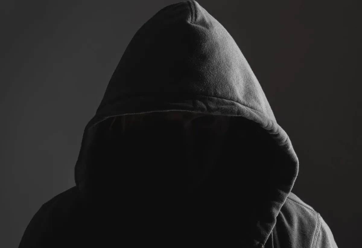 Петима сърби влязоха в списъка на най-издирваните в Европа за обир на бижута за милиони евро