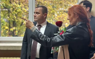 Учителката Галина Панова превърна коридор в Дойче шуле в художествен разказ за българския дух