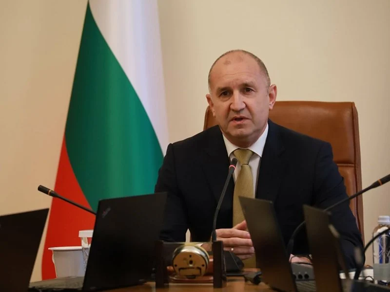 Радев: Френски самолет засече дроновете половин час преди удара по кораба CONTSHIP JET