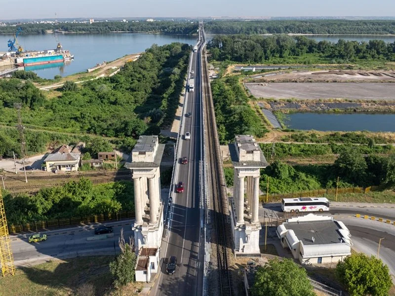 Ограничават движението в една лента на Дунав мост при Русе за две седмици