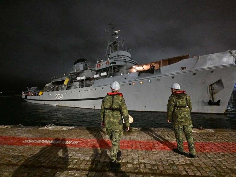 Ударът по кораба – от изток, военните били готови да действат, ако дроновете навлязат в наши води (Обзор)