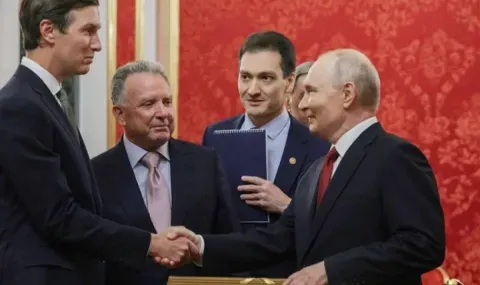 Путин засилва натиска, докато Тръмп търси сделки с Русия