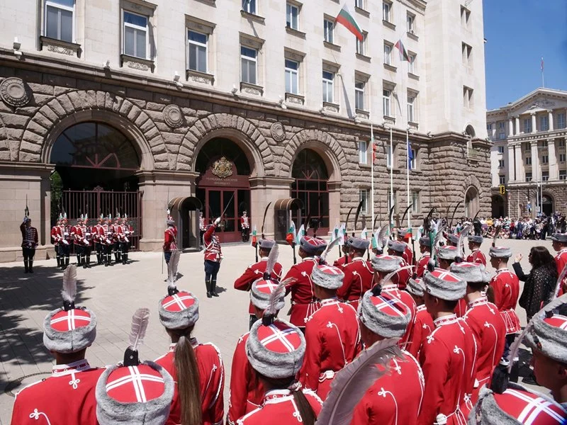 Още 241 хил. евро дарения за балотажа – над 1 млн. събраха общо Йотова и Гюров