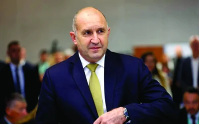 Радев взе изборите на абордаж